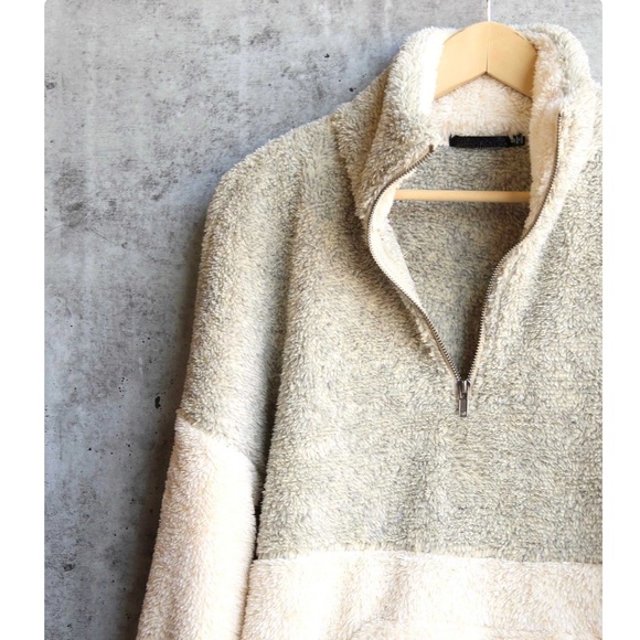 ❌SOLD❌✨Taupe Ivory Fur Soft Pullover✨ - Picture 5 of 6